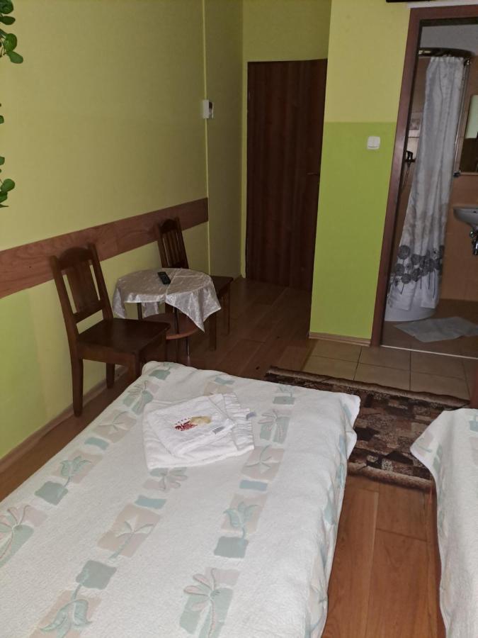 Hotelik Warmia -Pensjonat, Hostel Lidzbark Warmiński Exterior foto